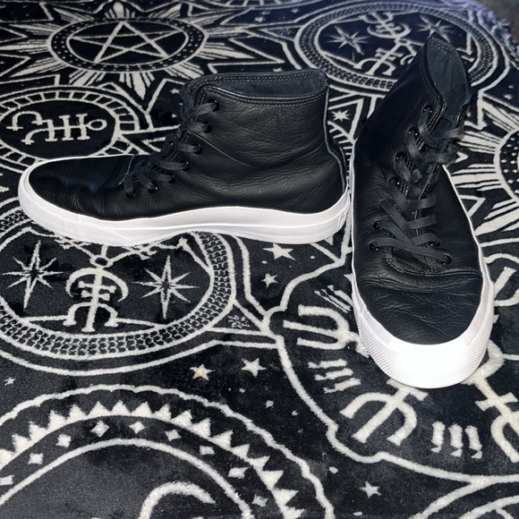 Men’s High Top Leather Converse - Picture 2 of 5
